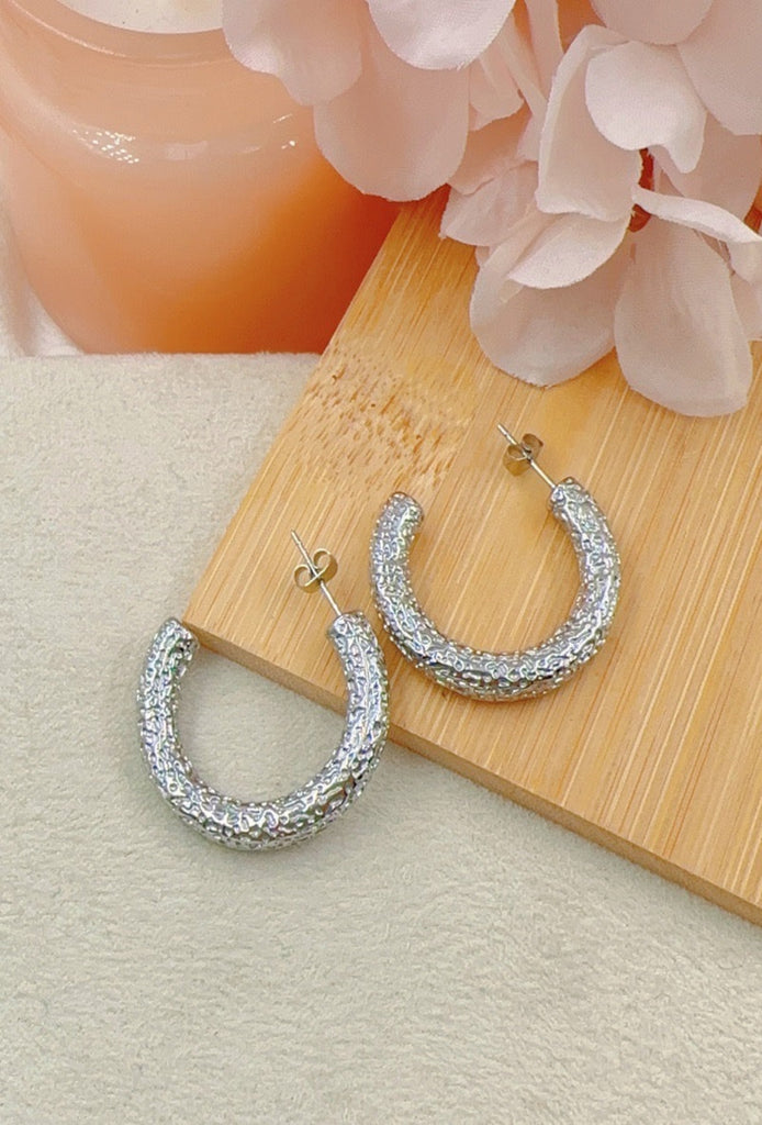 Women's French Fashion Earrings Online - Bellite