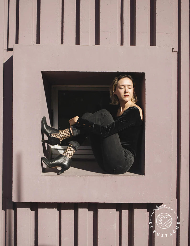 Brooklyn Bridge Black And Transparent Mesh Socks buy shop purchase trendy fashion now stockings french touch made in italy grid crossing X new york architecture pattern patterned